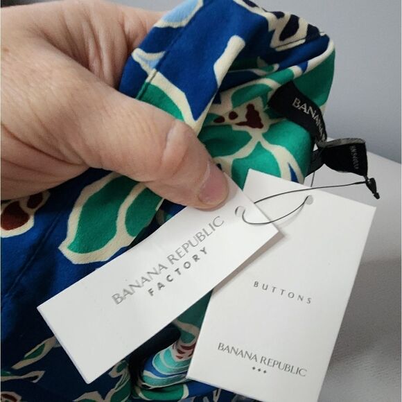 Banana Republic Blouse Top Small Blue Green Floral Split Back Blouse Women NWT - Picture 4 of 10